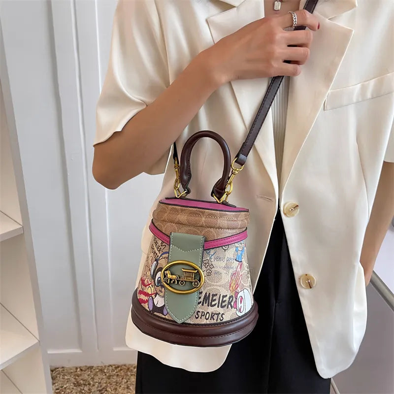 Horseshoe Bucket crossbody bags