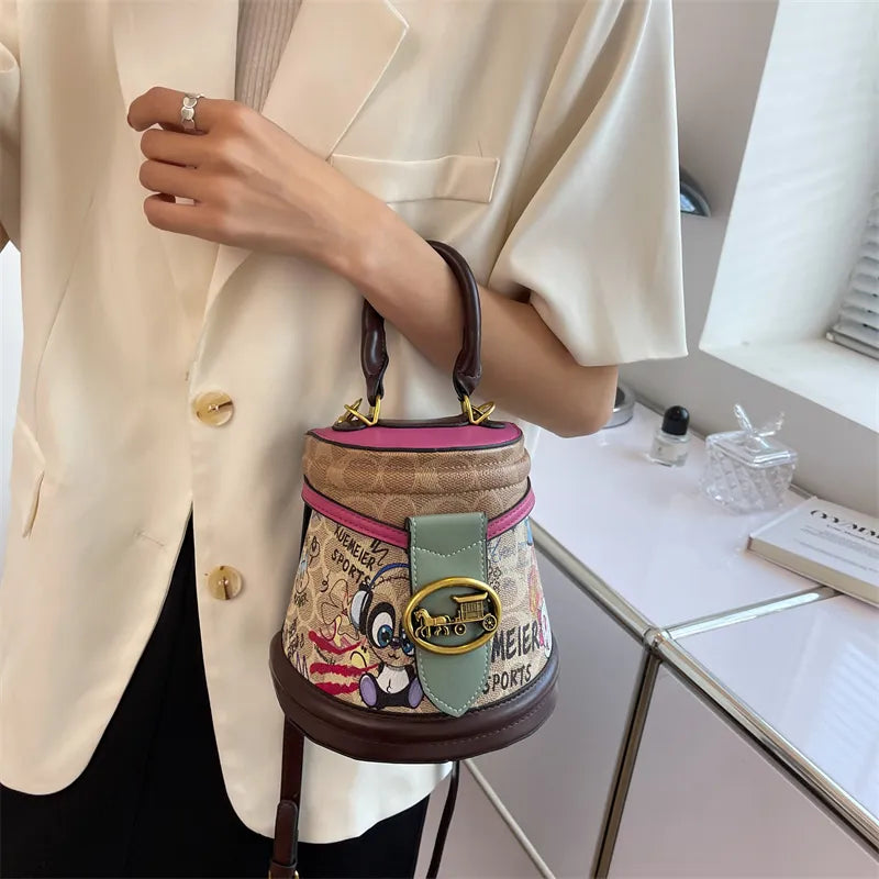 Horseshoe Bucket crossbody bags