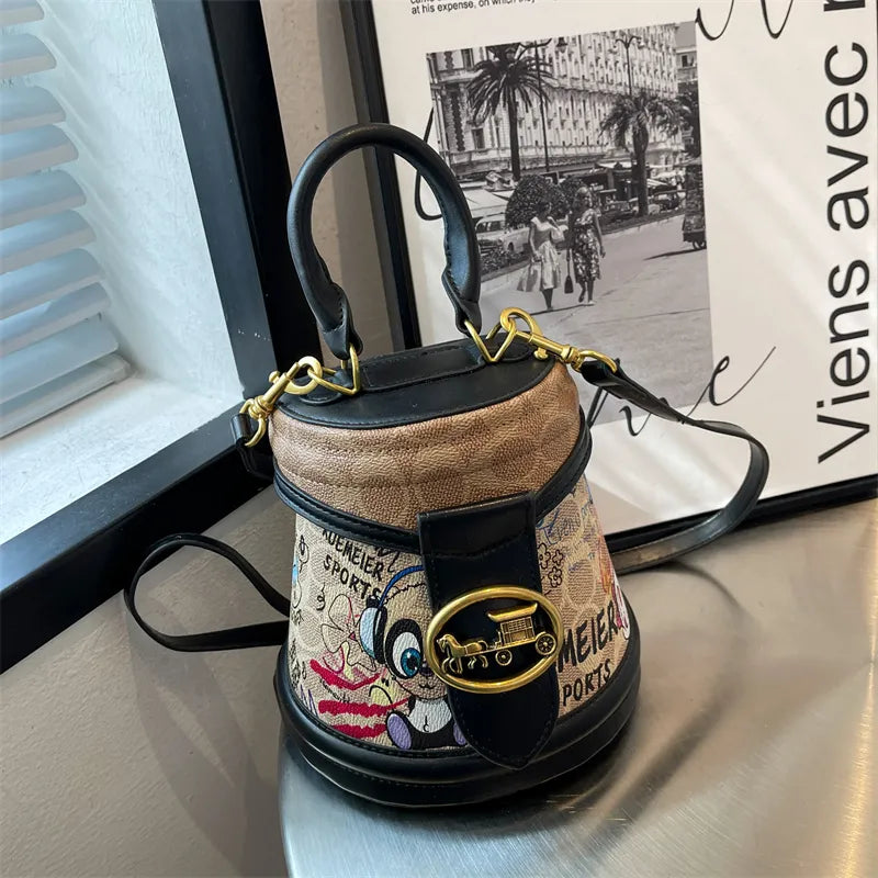 Horseshoe Bucket crossbody bags