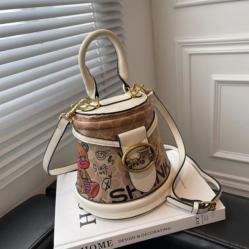 Horseshoe Bucket crossbody bags